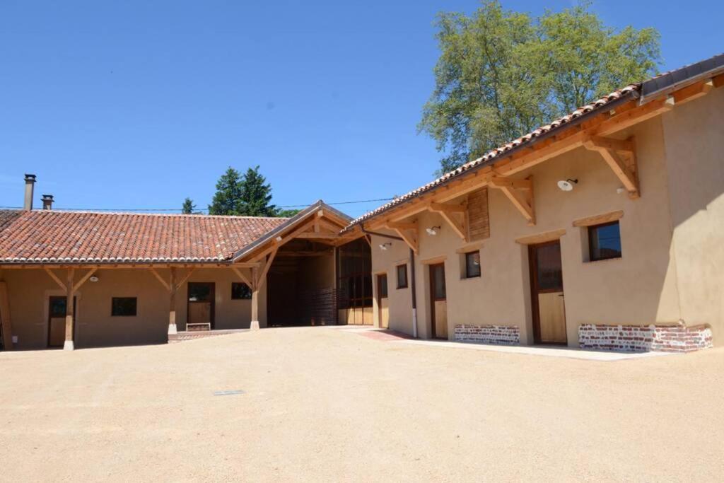 Ancien Haras Refait A Neuf A 3 Km De Vonnas Villa Exterior photo