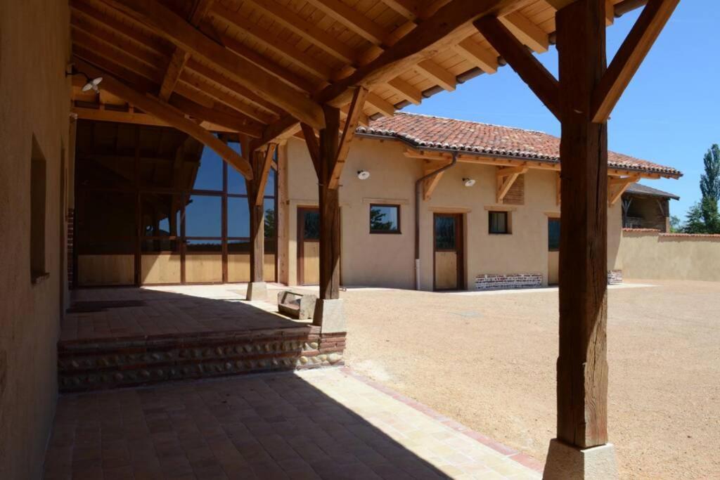 Ancien Haras Refait A Neuf A 3 Km De Vonnas Villa Exterior photo