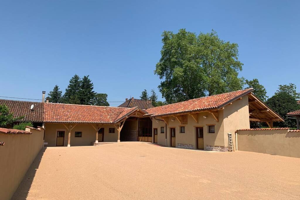 Ancien Haras Refait A Neuf A 3 Km De Vonnas Villa Exterior photo
